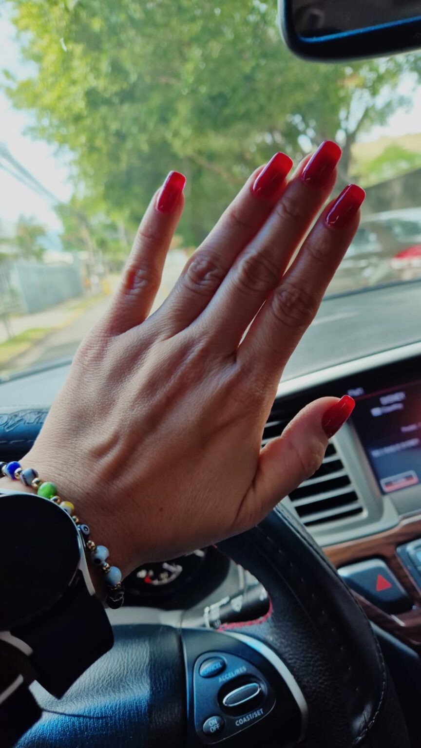 Manicure y color — SoleMio Ciudad Colón